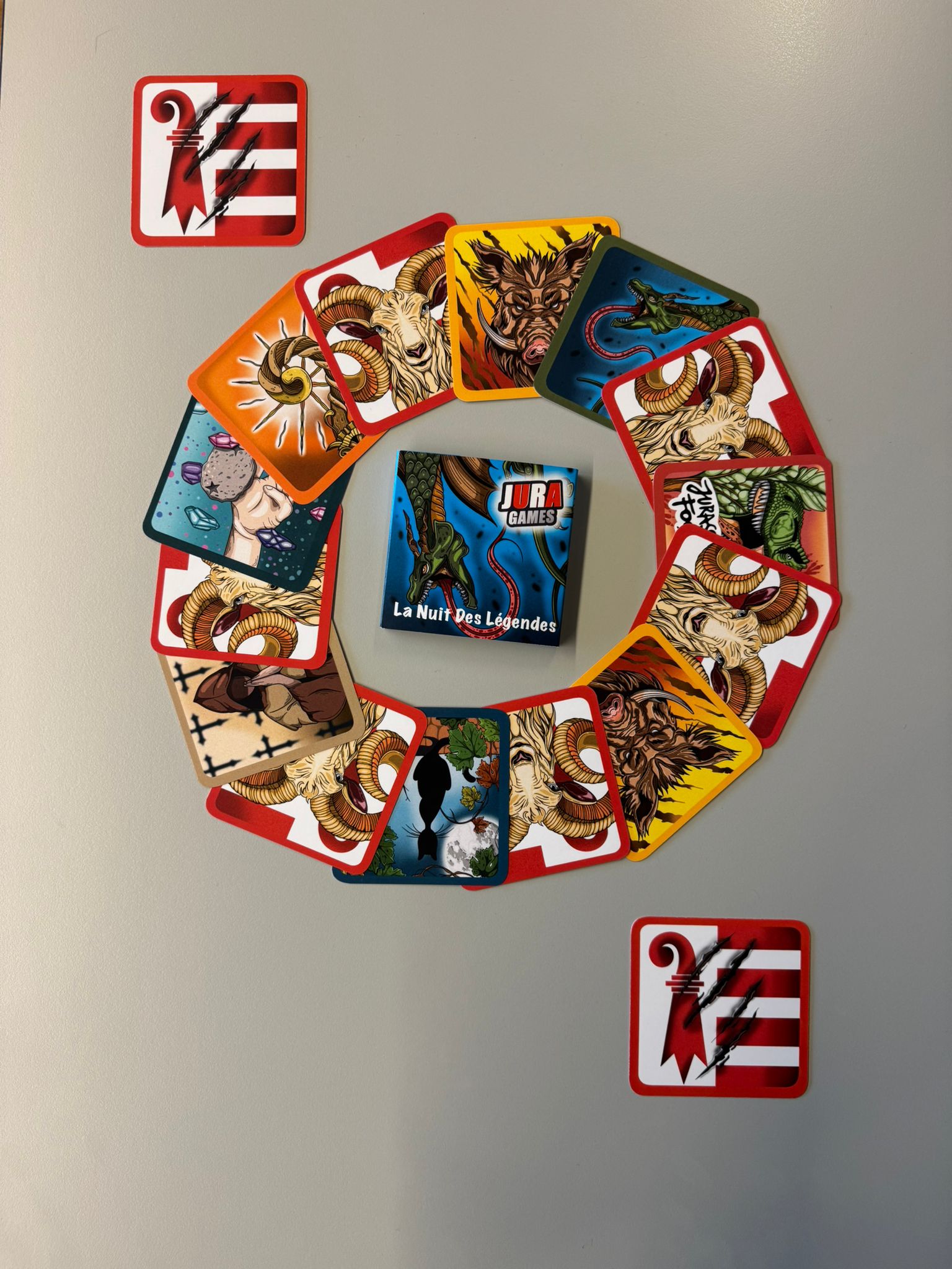 Photo du jeu "La Nuit des Légendes" avec les cartes